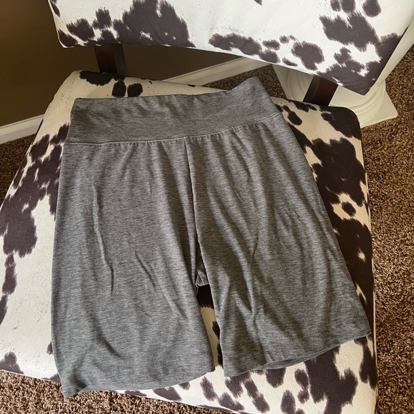 American Eagle Outfitters Pants - American Eagle biker shorts